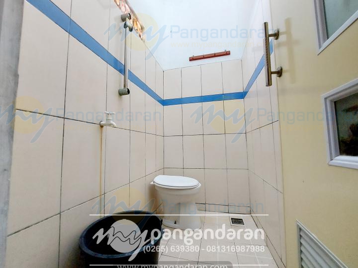 Tampilan kamar mandi standart FAN di lantai 2 pondok mandiri 2 Pangandaran.